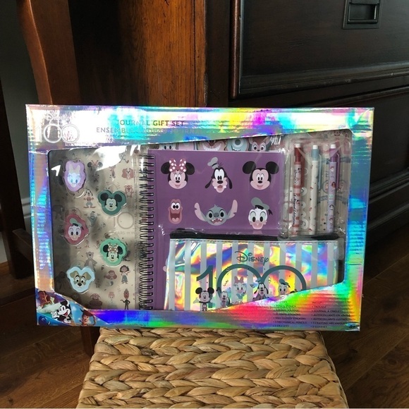 Disney 100 years: Journal Gift Set tabbed notebook, pencil case - Picture 1 of 6